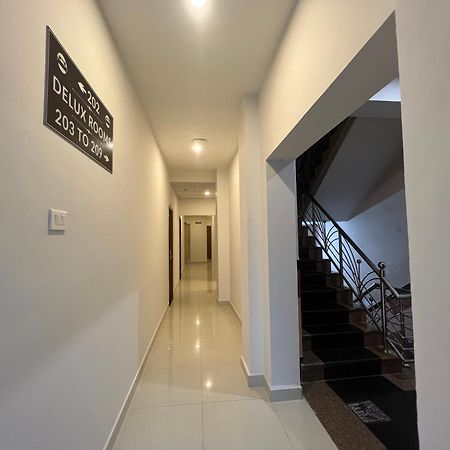 Le Hotel Host Tiruchirappalli Екстер'єр фото