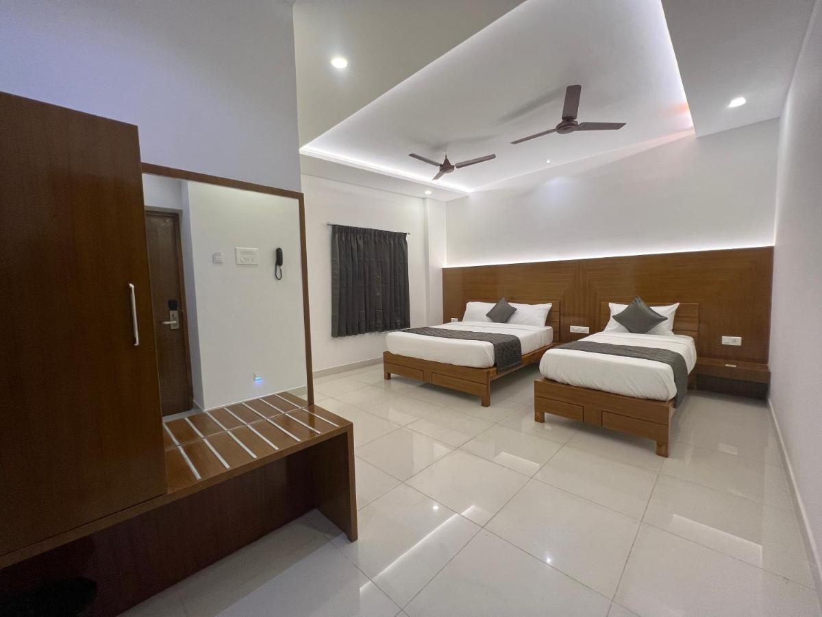Le Hotel Host Tiruchirappalli Екстер'єр фото