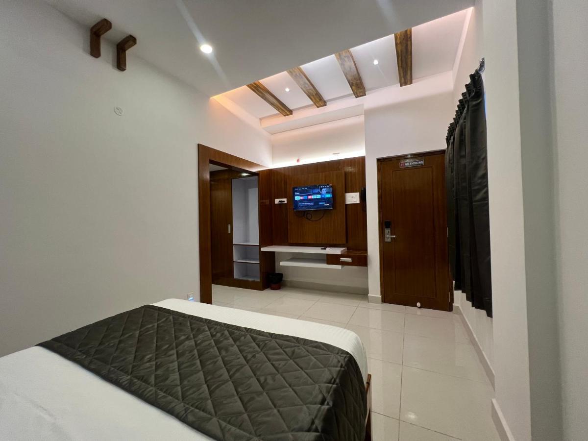 Le Hotel Host Tiruchirappalli Екстер'єр фото